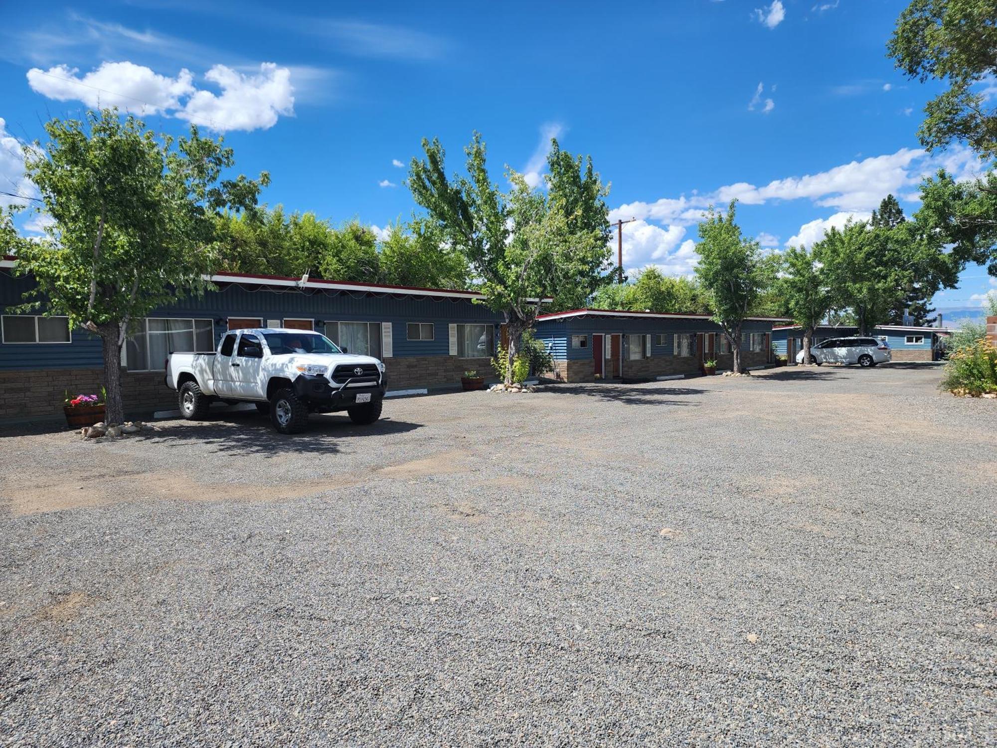 Toiyabe Motel Walker Exterior photo