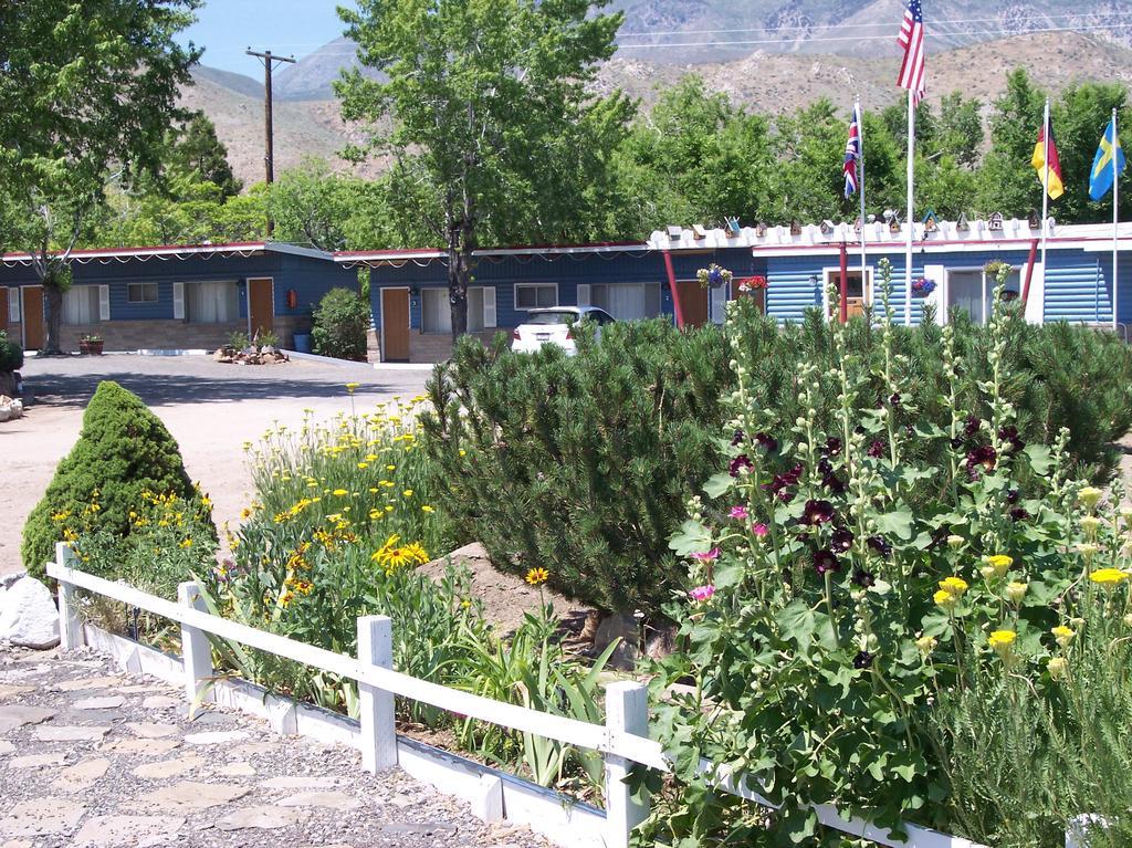 Toiyabe Motel Walker Exterior photo